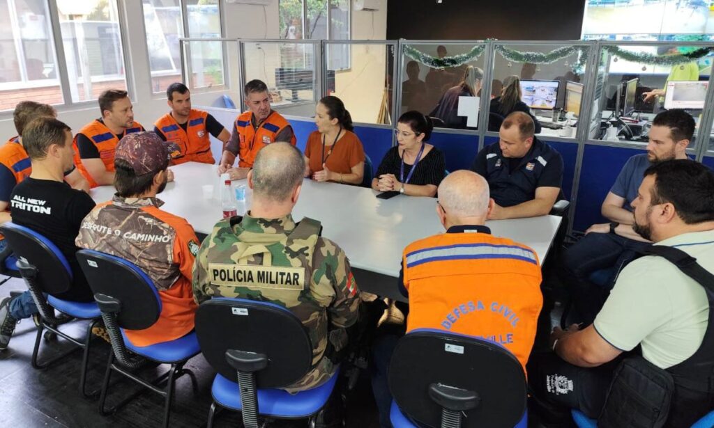 Defesa Civil de Joinville participa de simulado de gestão de desastres promovido pelo Estado
