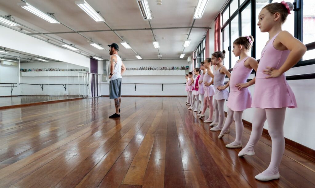 Escola Municipal de Ballet comemora 50 anos com programação aberta ao público em Joinville