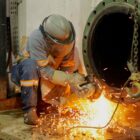Técnico trabalha em estrutura da ETA