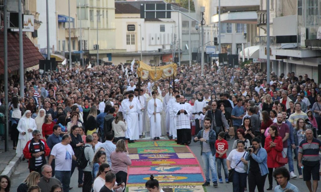 Prefeitura de Joinville informa horários no feriado de Corpus Christi e orienta sobre trânsito