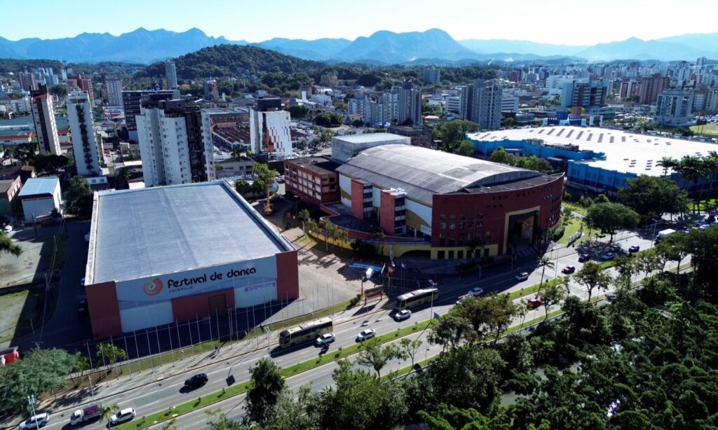 Centreventos Cau Hansen recebe melhorias estruturais e novo telhado
