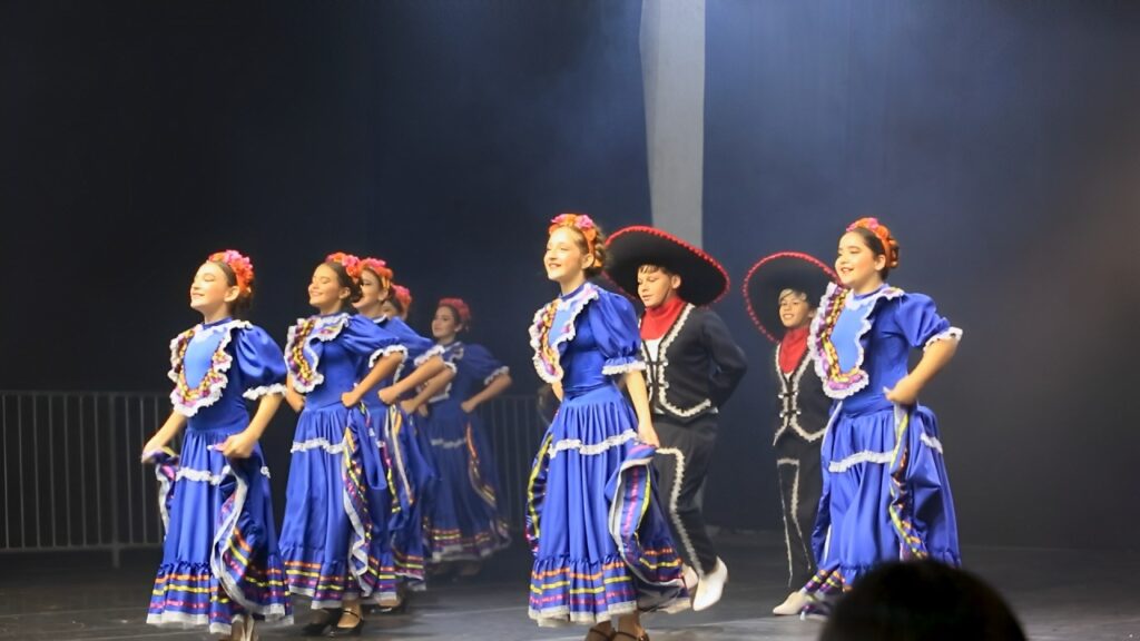 Escola Municipal Virgínia Soares encanta o público no Festival da Sapatilha