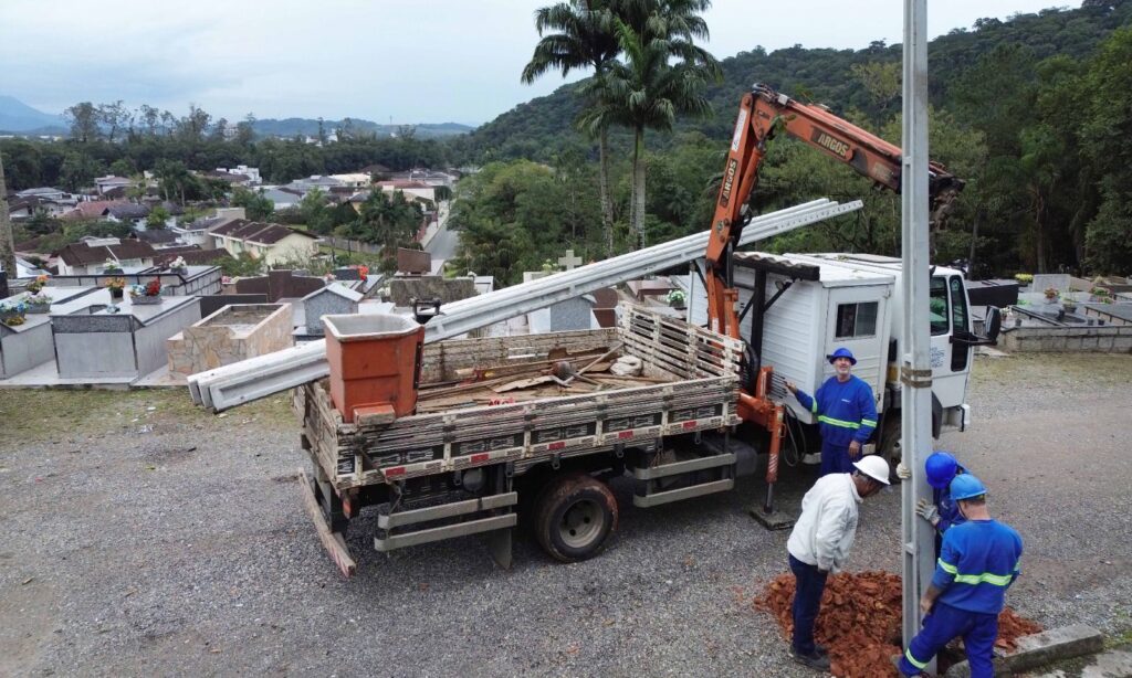 Prefeitura de Joinville inicia revitalização da iluminação do cemitério Pirabeiraba
