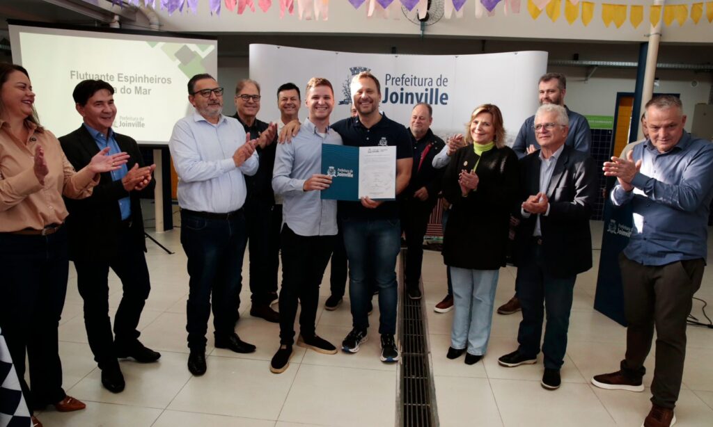Prefeitura assina a Ordem de Serviço para a instalação do Cais Flutuante do Espinheiros