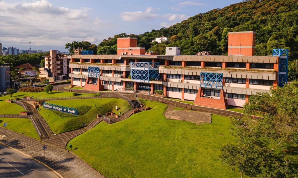 Prefeitura de Joinville abre inscrições para processo seletivo de estágio remunerado