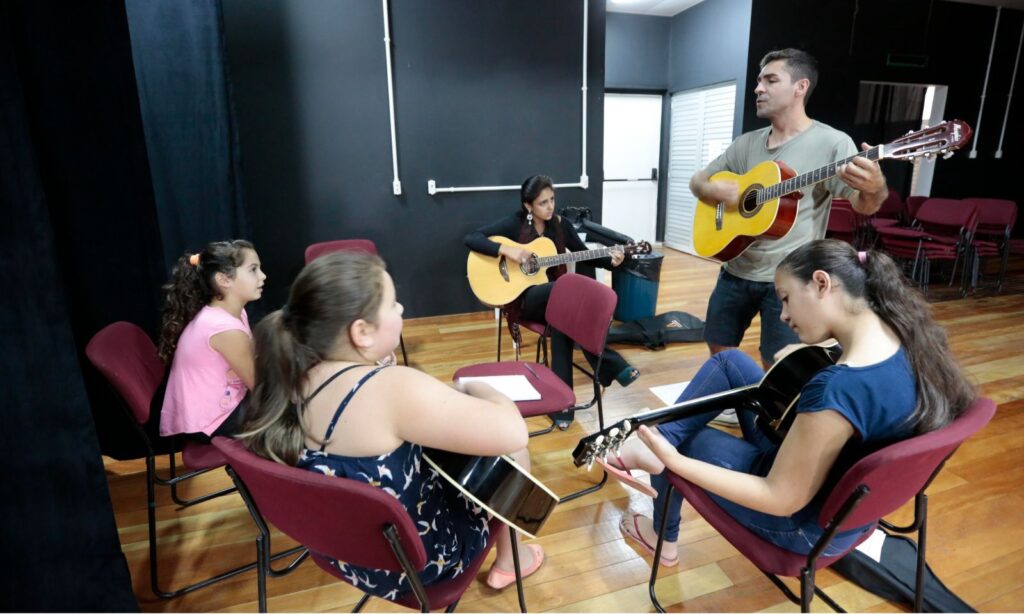 Casa da Cultura de Joinville está com vagas abertas para curso gratuito de violão