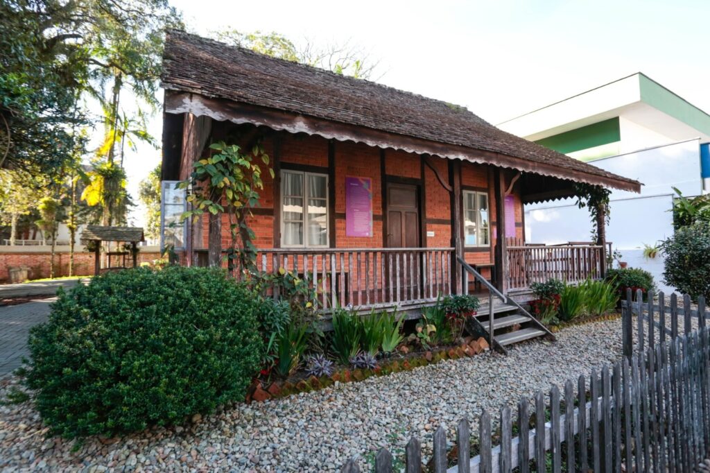 Experiências imersivas e visitas guiadas noturnas aos museus e Arquivo Histórico integram programação do Agosto do Patrimônio em Joinville