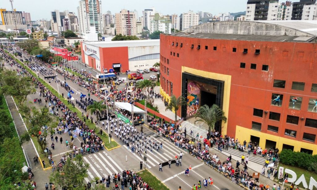 Prefeitura de Joinville abre mais vagas para comércio ambulante no Desfile de 7 de Setembro
