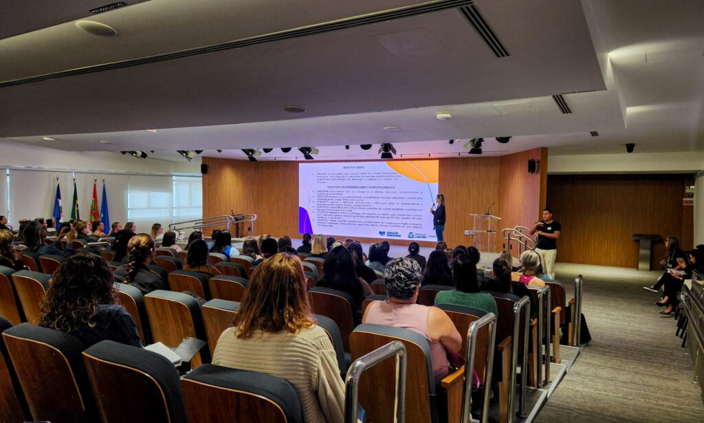 Professores da Rede Municipal de Ensino expõem trabalhos no projeto Agenda do Professor