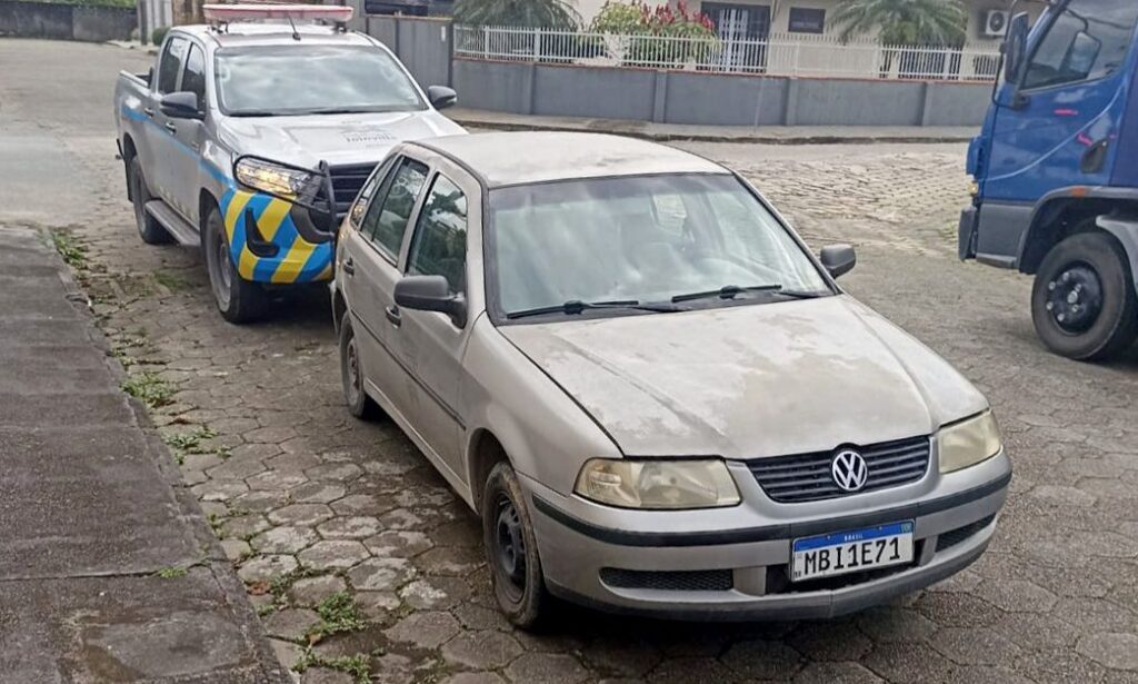 Agentes de Trânsito e da Guarda Municipal de Joinville localizam veículo furtado em Guaramirim