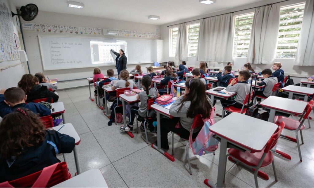 Secretaria de Educação de Joinville abre processo para rematrícula de alunos para 2026