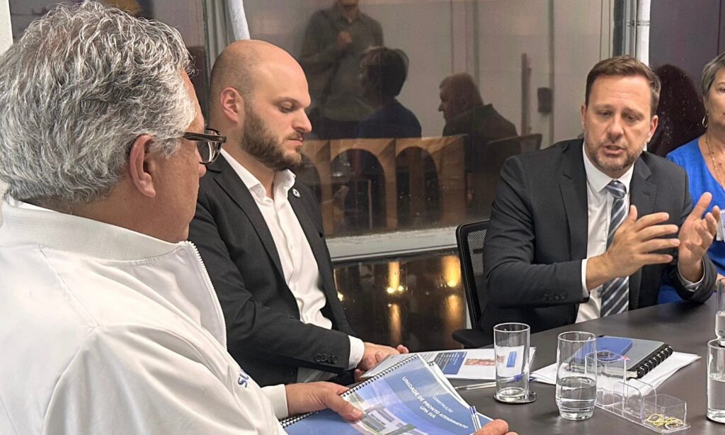 Prefeito Adriano Silva apresenta demandas da Saúde de Joinville ao ministro Alexandre Padilha