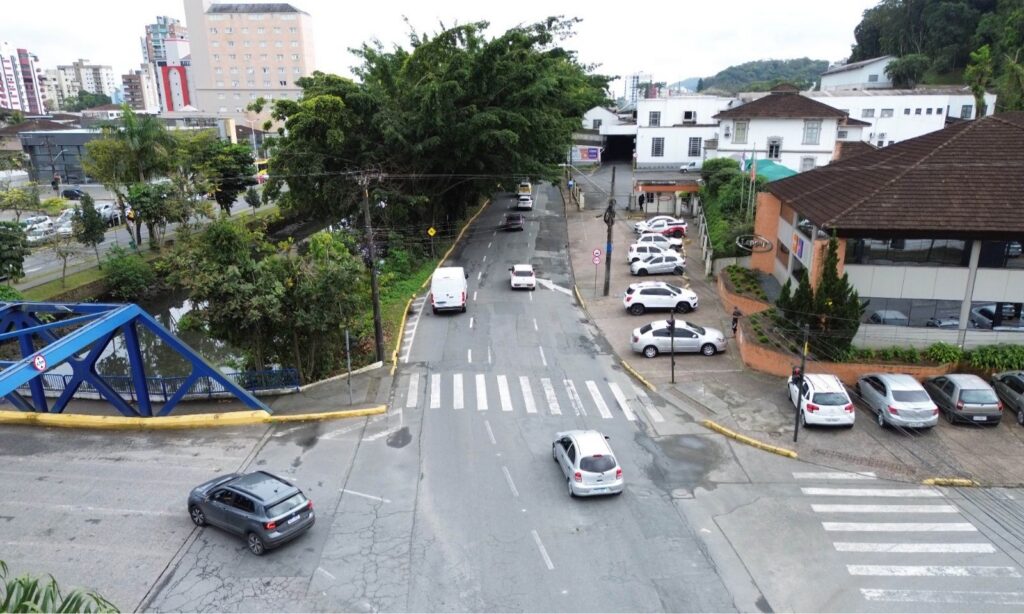 Avenidas Getúlio Vargas e Hermann August Lepper recebem obras de pavimentação