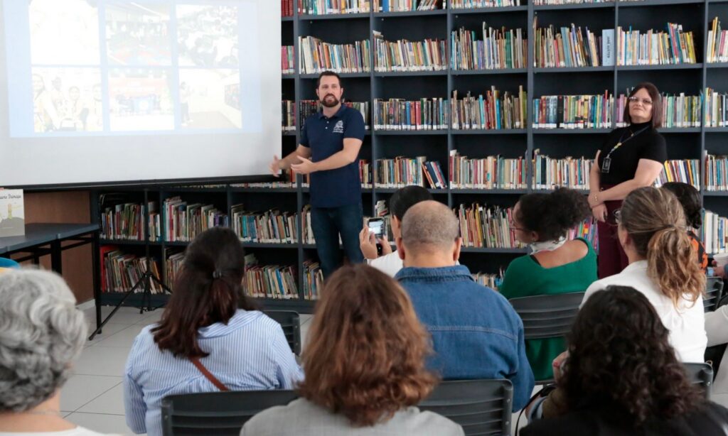 Gestores municipais e das maiores organizações ligadas à educação do Brasil visitam Joinville para conhecer políticas educacionais