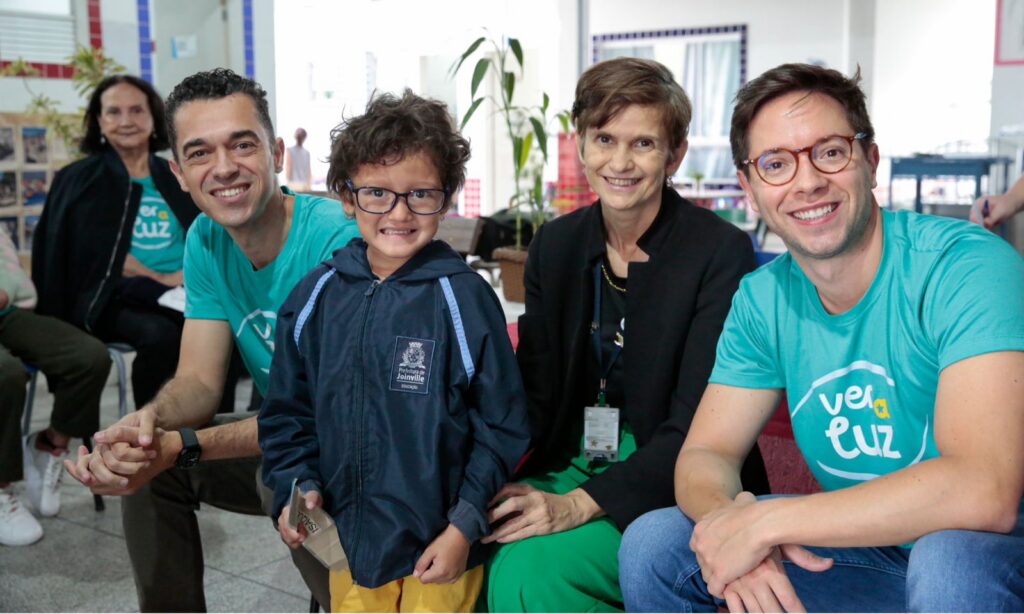 Projeto faz doação de óculos para alunos da Rede Municipal de Ensino