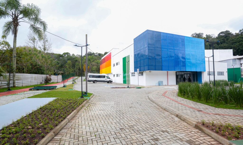 Prefeitura de Joinville apresenta cronograma de conclusão de obra do NAIPE DI/TEA para vereadores