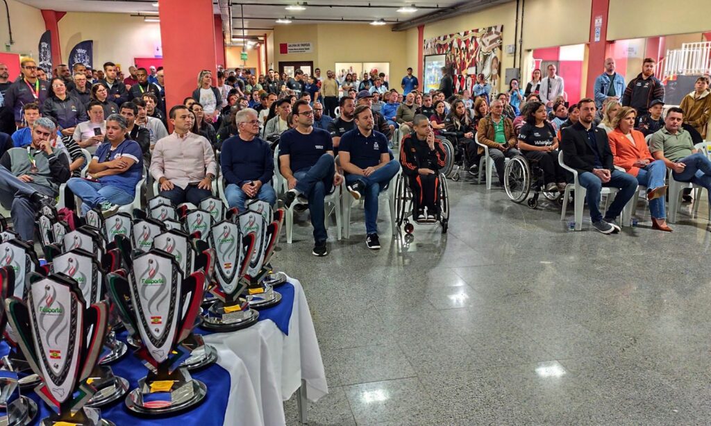 Joinville homenageia a delegação que conquistou o octacampeonato no Parajasc