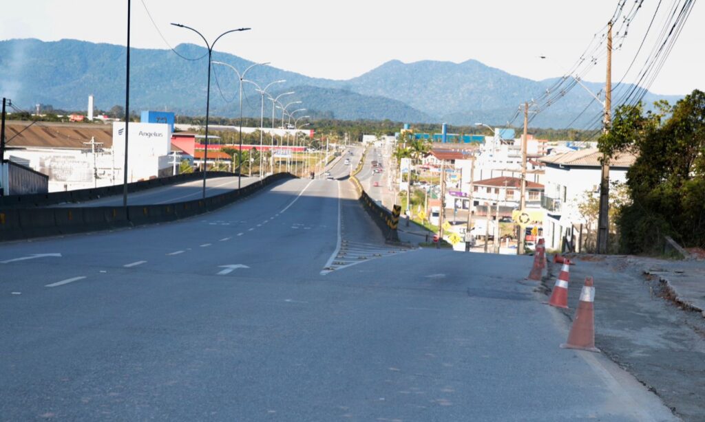 Acesso da avenida Santos Dumont para a rua Tuiuti fica interditado para obras na manhã de quinta-feira