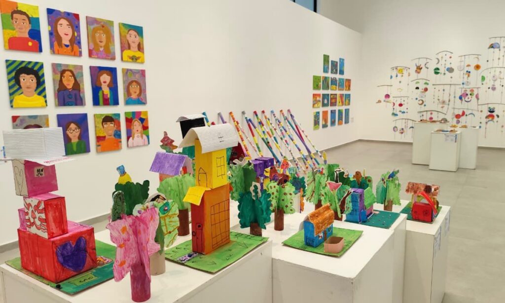 Lançamentos de livros, espetáculos e exposições movimentam Joinville