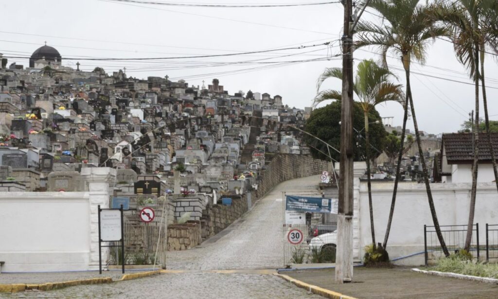 Prefeitura orienta sobre visitação aos cemitérios municipais de Joinville durante Dia de Finados