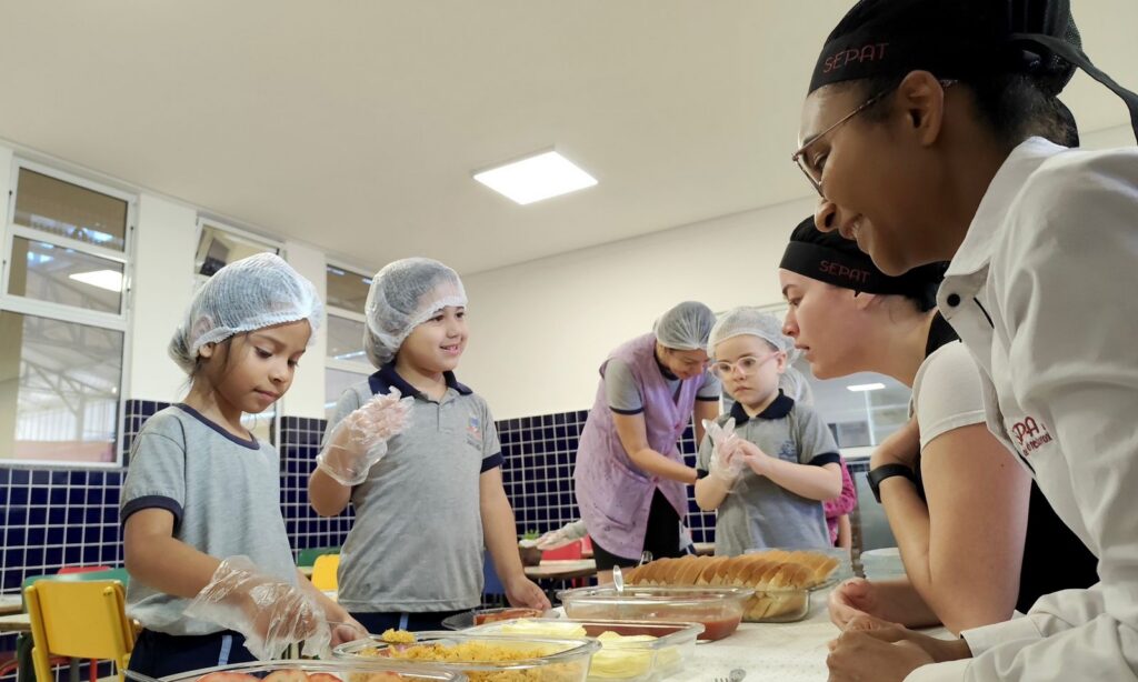 Secretaria de Educação realiza Semana da Alimentação Saudável em escolas e CEIs municipais