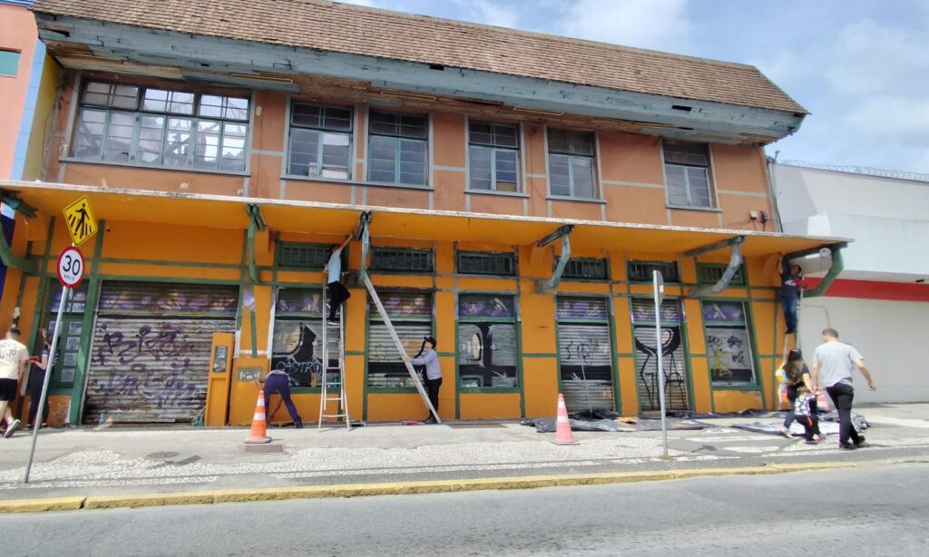 Ações de combate à pichação embelezam e valorizam o Centro de Joinville