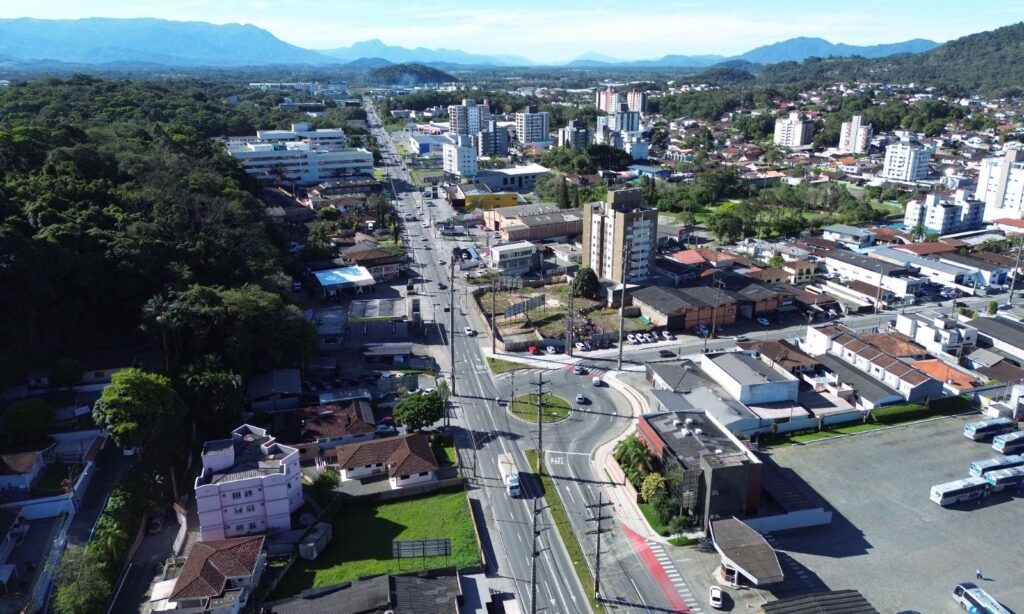 Prefeitura de Joinville assina Ordem de Serviço para início da obra de duplicação do último trecho da avenida Santos Dumont