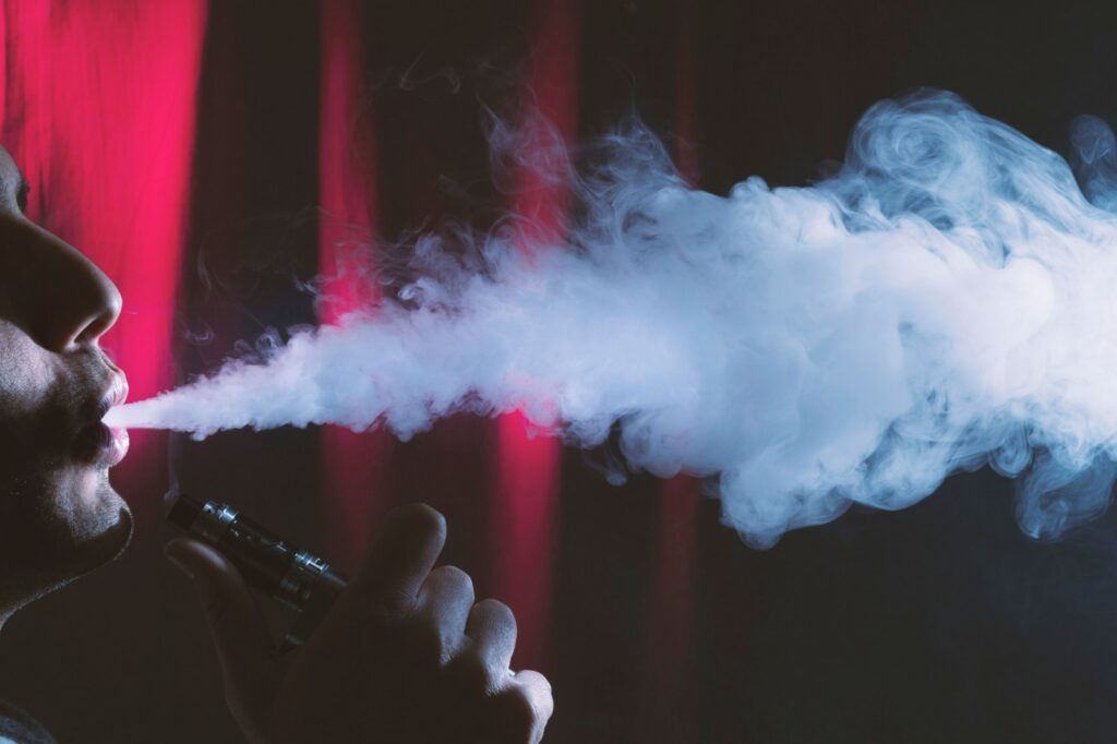 Prefeitura de Joinville sanciona lei sobre prevenção ao uso dos cigarros eletrônicos