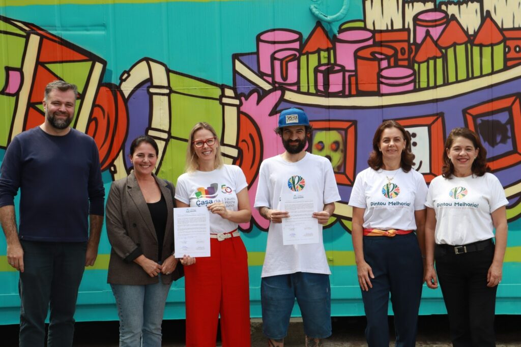 Contêiner da Casa da Cultura ganha mais vida com obra de artista joinvilense