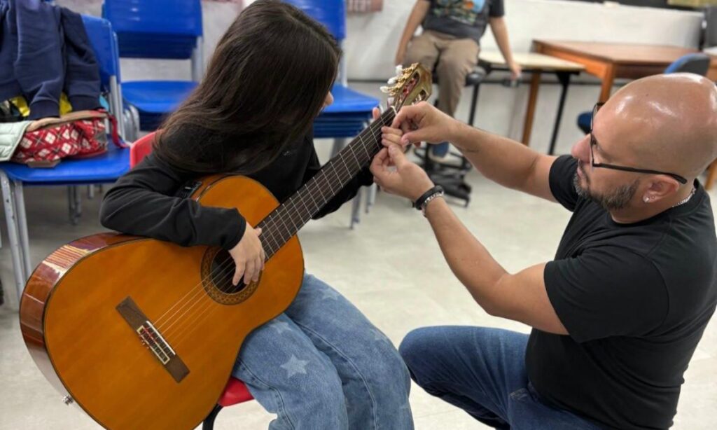 Escola de Música Villa-Lobos abre processo seletivo para cursos de instrumento e canto