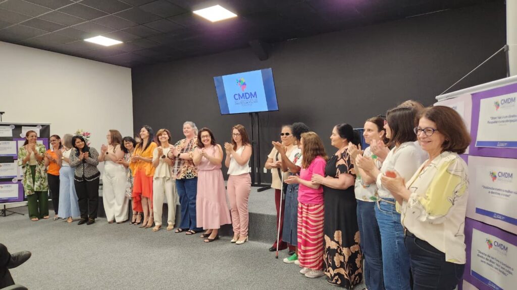 Conselho Municipal dos Direitos da Mulher empossa conselheiras da gestão 2025/2027