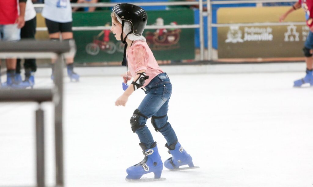 Agendamento para pista de patinação do Natal de Joinville abre nesta segunda-feira ao meio-dia