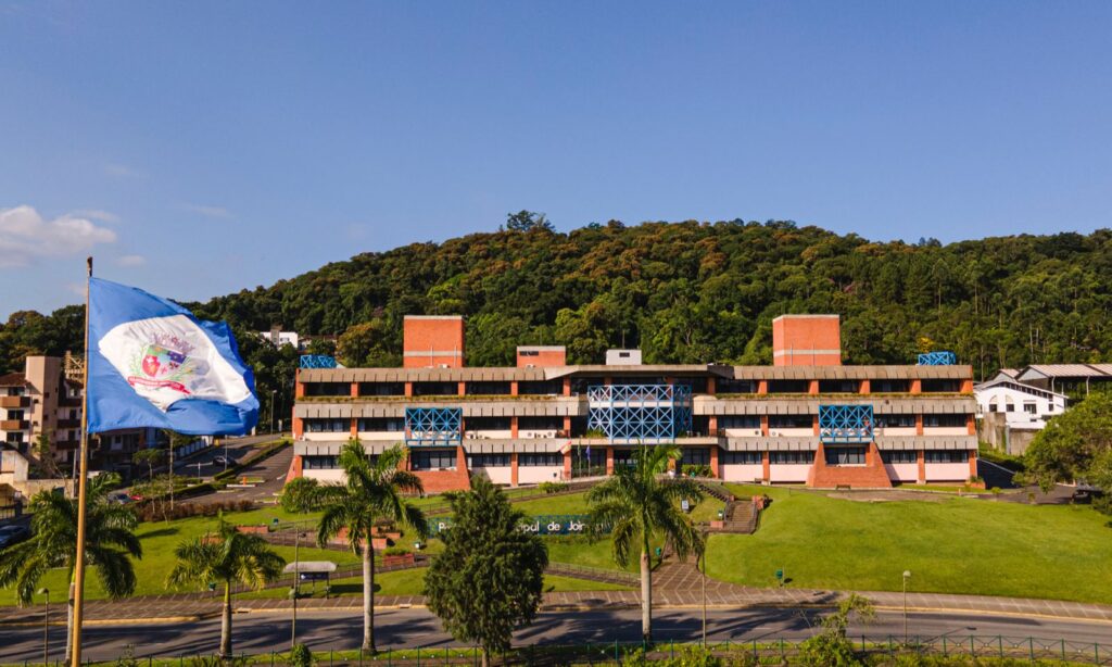 Prefeitura de Joinville envia Projetos de Lei à Câmara de Vereadores para revisão dos cargos de contador, biólogo, administrador e economista