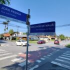 Imagem mostra duas placas na esquina de uma rua, uma delas com o termo Visconde de Mauá e outra com João Pessoa