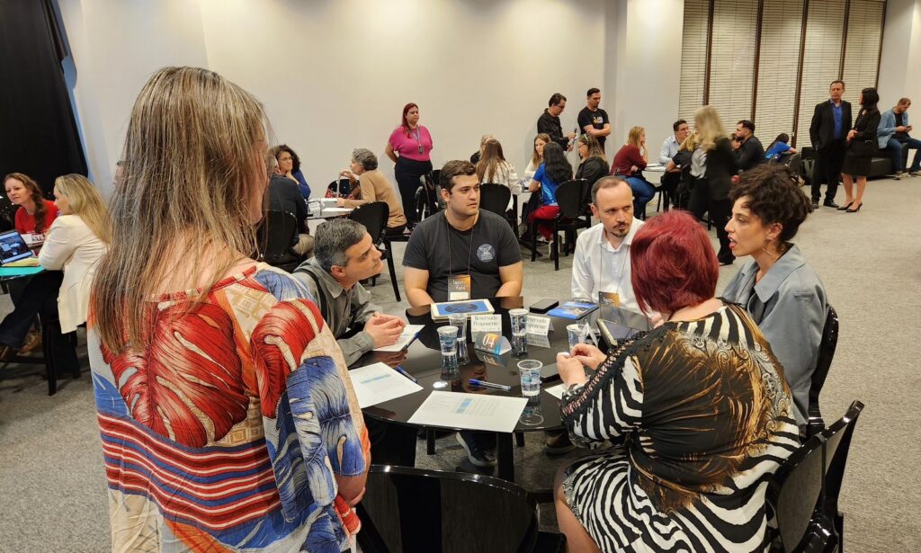 Evento Luzes do Farol conecta projetos culturais, sociais e esportivos a empresários apoiadores em Joinville