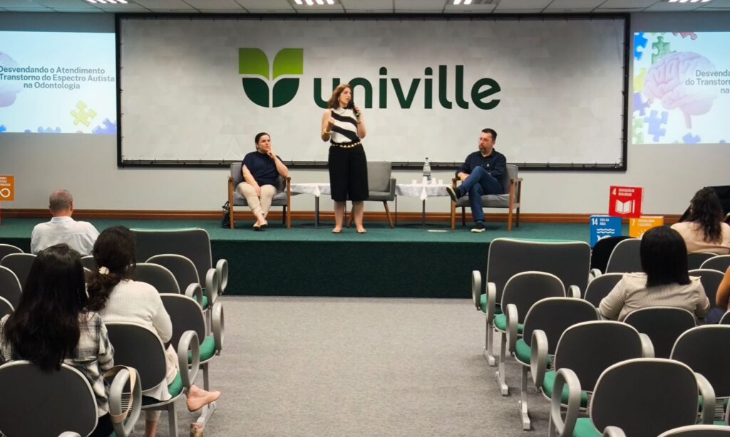 Joinville promove capacitação em saúde bucal para atendimento de pacientes com Transtorno do Espectro Autista