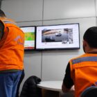 Agentes da Defesa Civil monitorando pontos da cidade, por meio de câmeras