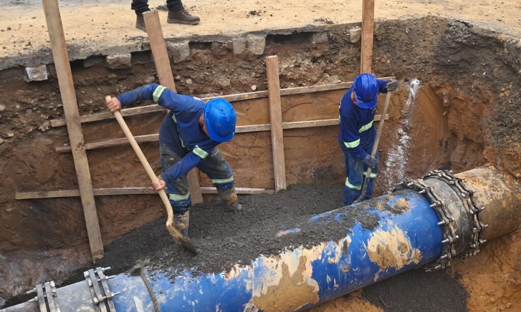Companhia Águas de Joinville finaliza reparo emergencial em adutora da ETA Cubatão