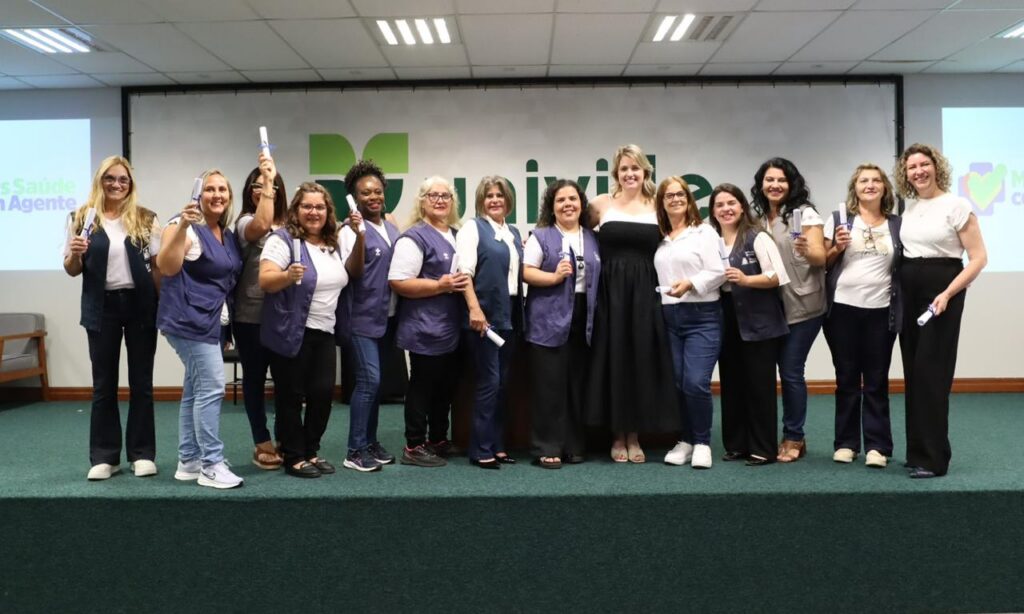 Mais de 100 agentes comunitários de saúde e de combate às endemias de Joinville concluem formação em programa nacional