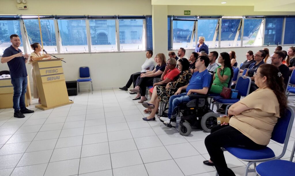Conselho Municipal dos Direitos da Pessoa com Deficiência empossa novos conselheiros