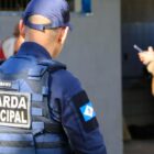 Guarda municipal e policial militar em atuação