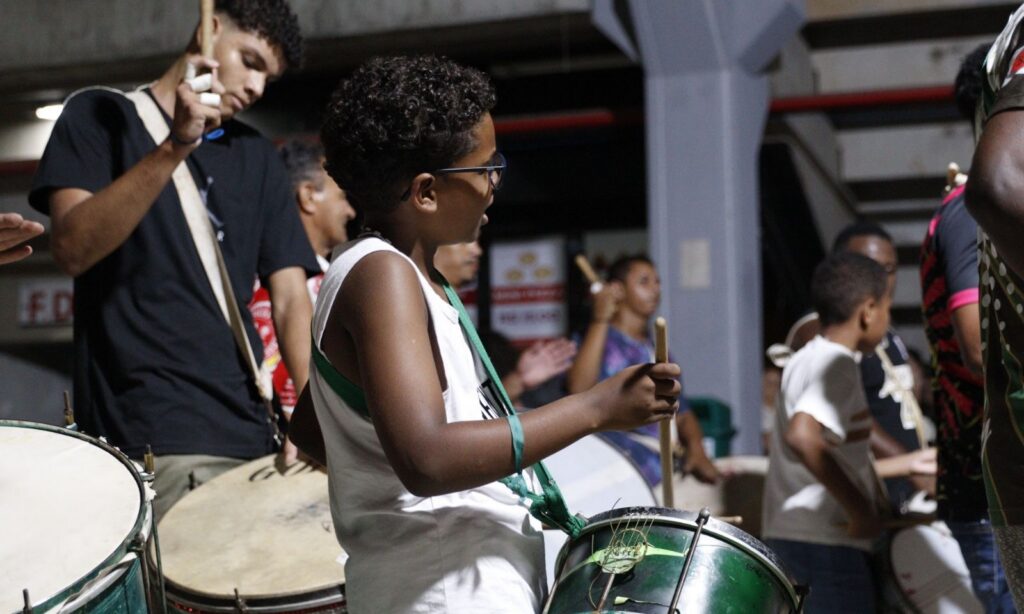 Ensaio técnico das escolas de samba agita Joinville no domingo