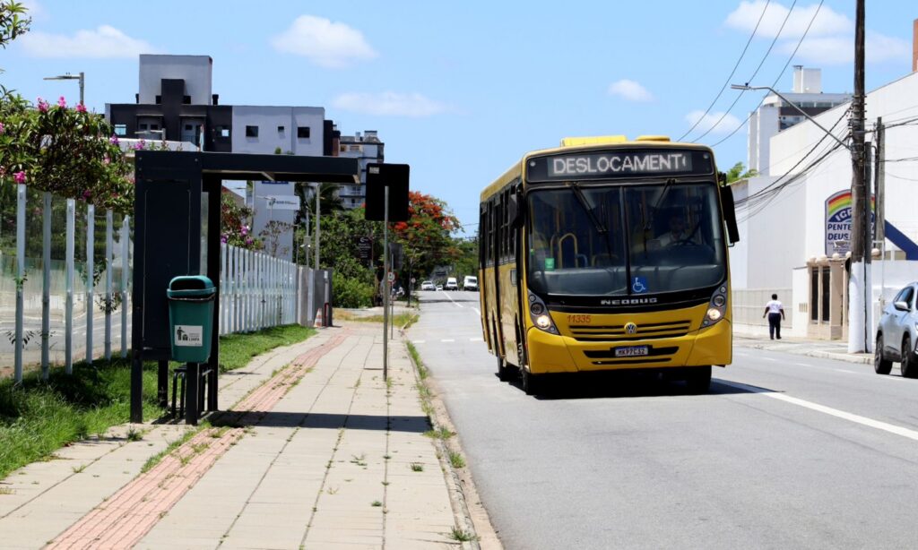 Prefeitura de Joinville ativa corredor de ônibus na rua Urussanga