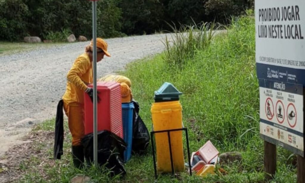 Prefeitura de Joinville recolhe mais de 13 toneladas de resíduos em áreas de banho e alerta para descarte irregular de lixo