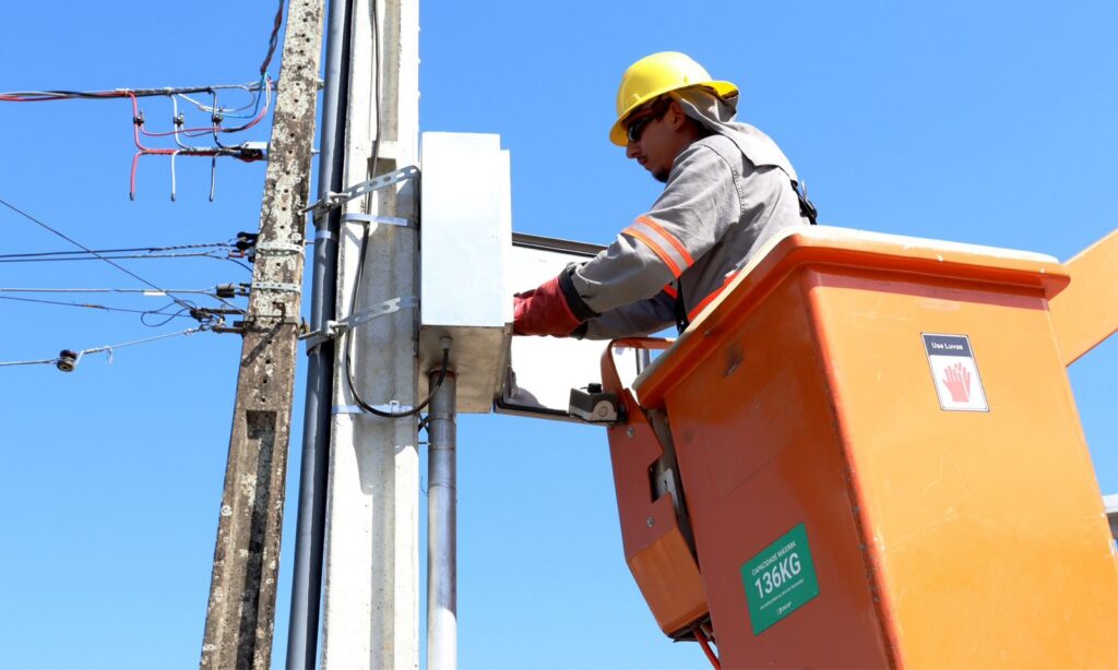 Prefeitura de Joinville recupera iluminação pública do Parque Sambaqui Guaíra após furto de fiação elétrica