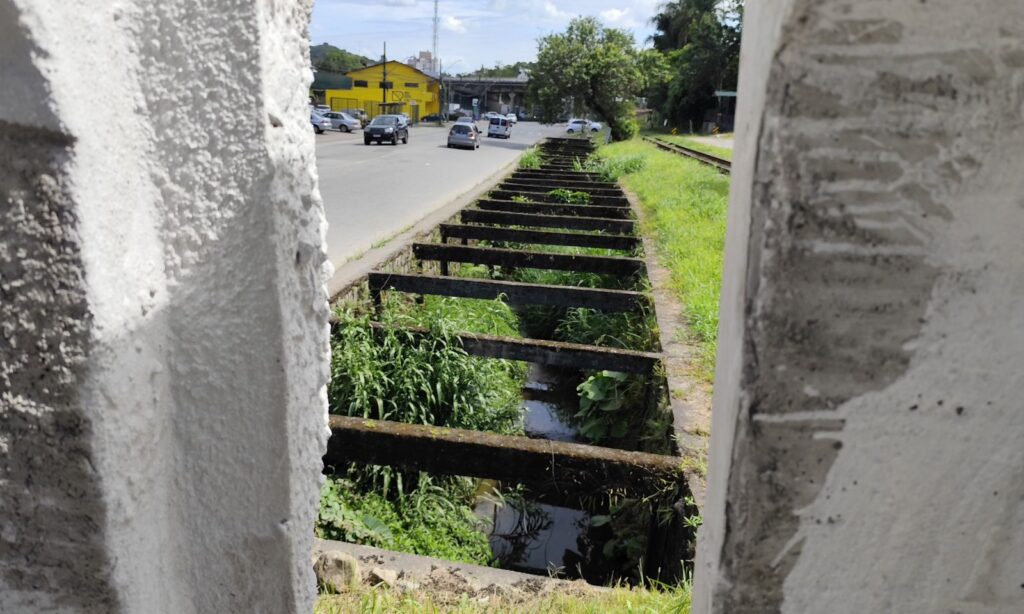Secretaria de Infraestrutura realiza manutenção em galeria na Rua Minas Gerais a partir de terça-feira