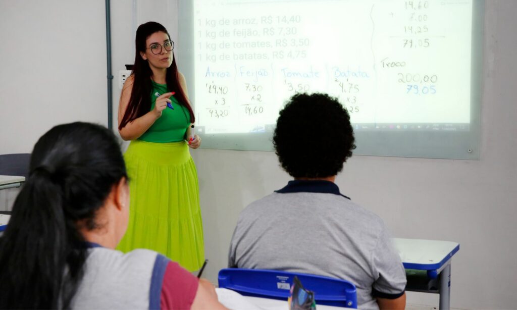 Educação de Jovens e Adultos abre pré-matrículas para aulas no Centro de Joinville