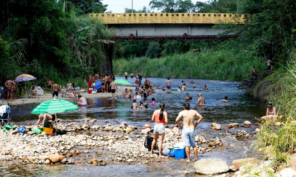 Ações do Projeto Piava impactaram cerca de 1,5 mil pessoas em áreas de banho de Joinville nesta temporada