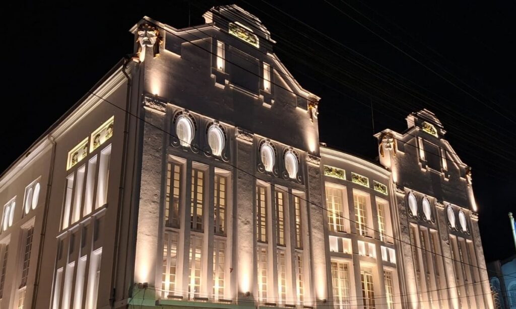 Harmonia Lyra recebe iluminação cênica em valorização ao patrimônio histórico de Joinville