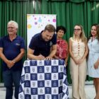 Prefeito Adriano assina Ordem de Serviço